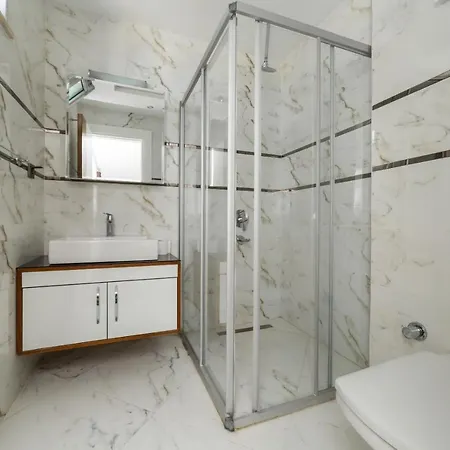 Tema Lara Apartment *