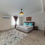 Tema Lara Apartmán